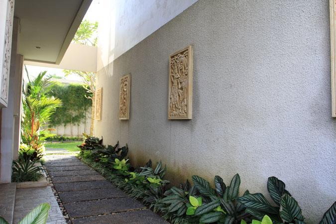 Royal Majesty Villas Kuta  Exterior photo