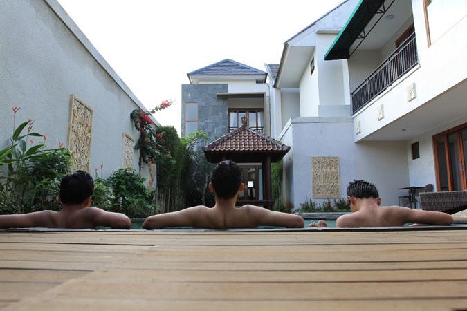 Royal Majesty Villas Kuta  Exterior photo