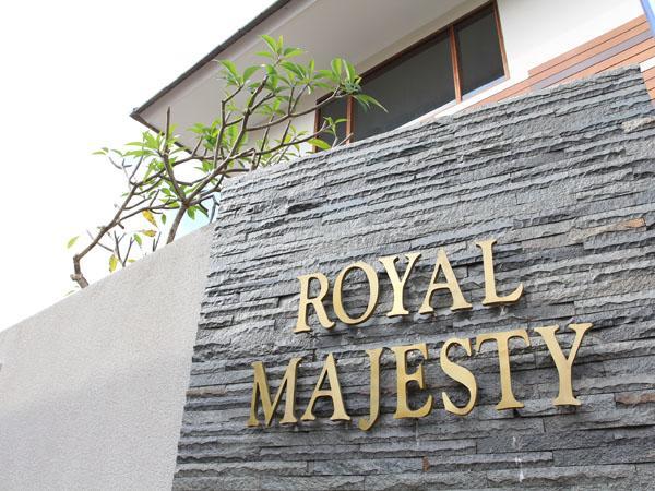 Royal Majesty Villas Kuta  Exterior photo
