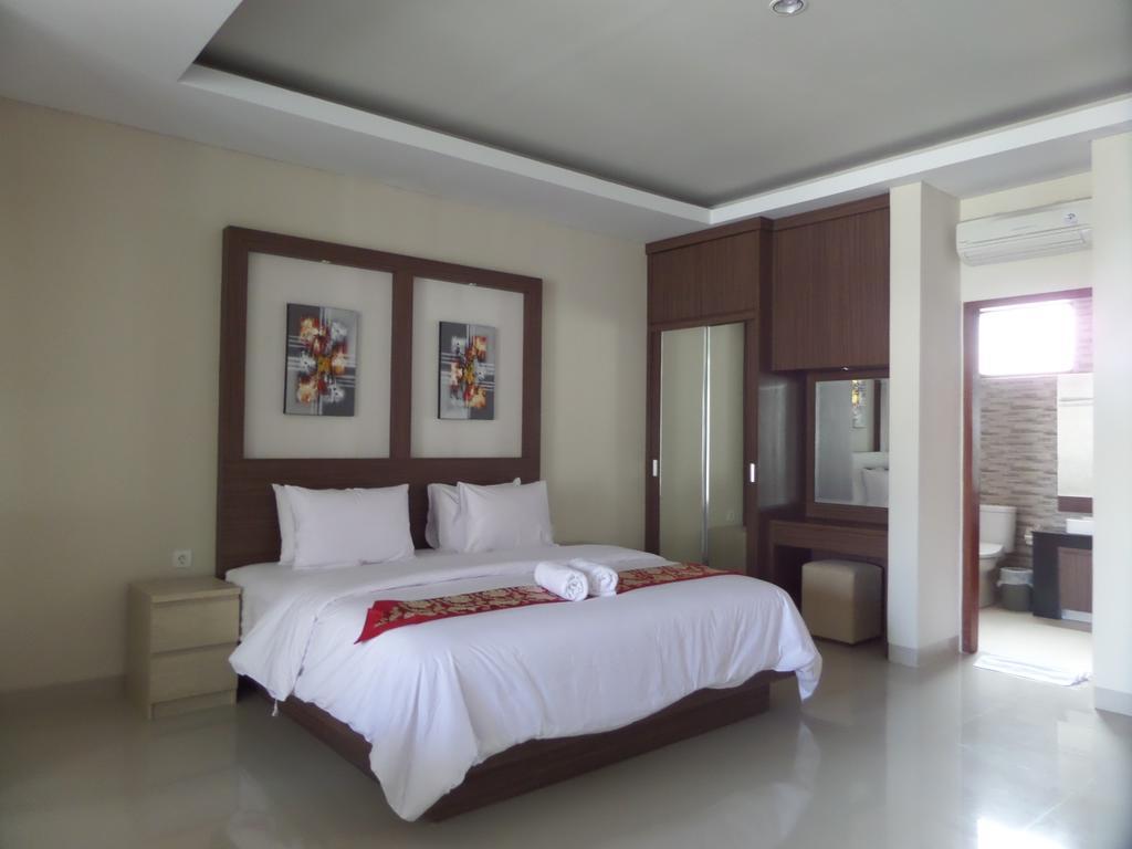 Royal Majesty Villas Kuta  Exterior photo