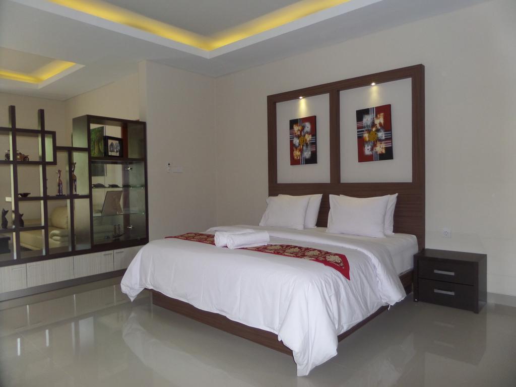 Royal Majesty Villas Kuta  Exterior photo