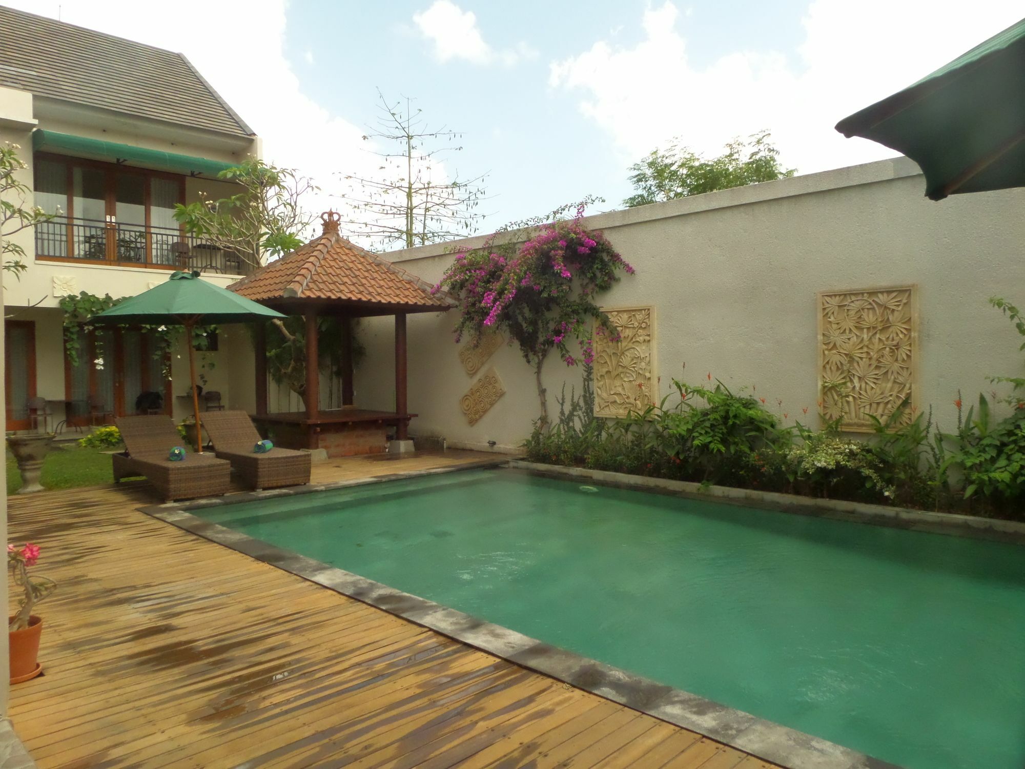 Royal Majesty Villas Kuta  Exterior photo