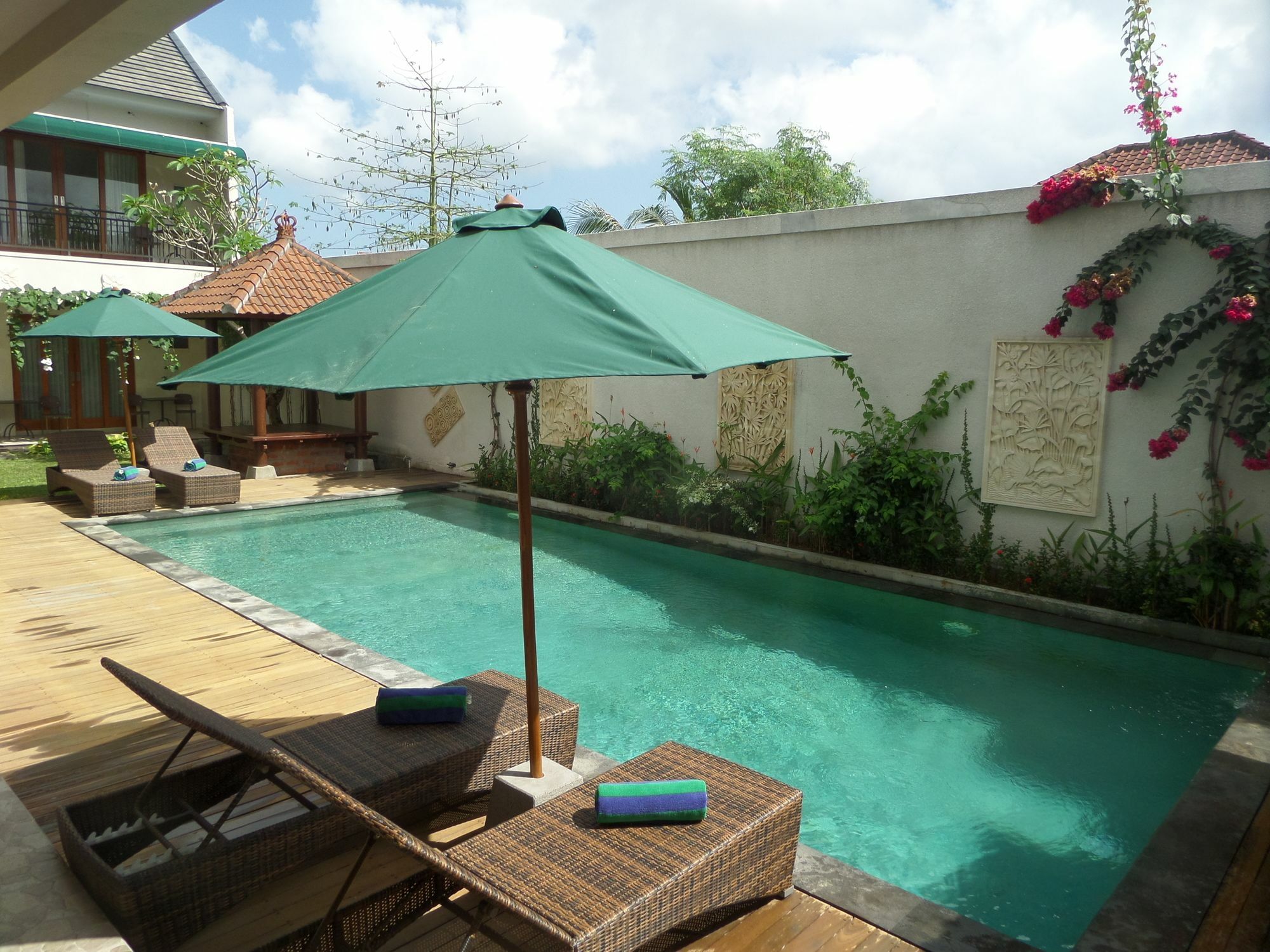 Royal Majesty Villas Kuta  Exterior photo